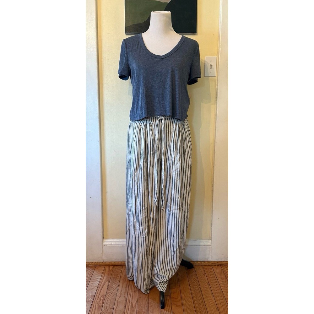 OUTFIT pinstripe blue off white American Eagle pants 100% viscose vneck v neck S